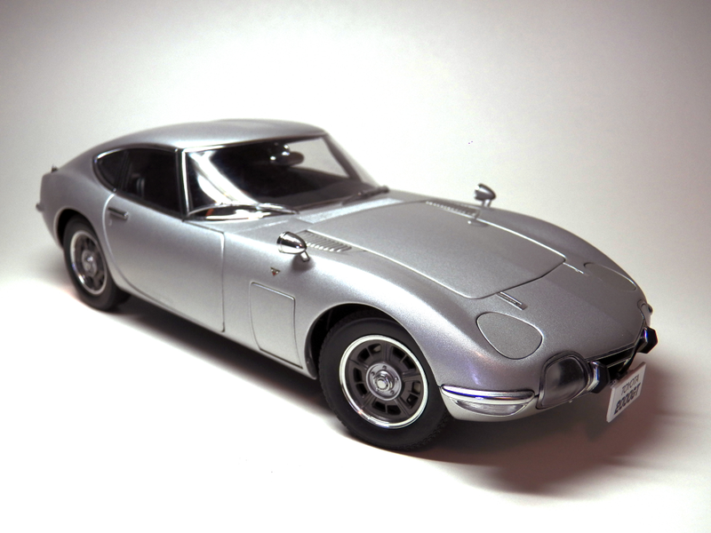 Illustration for article titled LaLD Car Week 1:18 AutoArt Toyota 2000gt